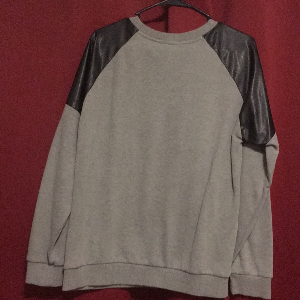 Sweatshirt - Picture 3 of 4